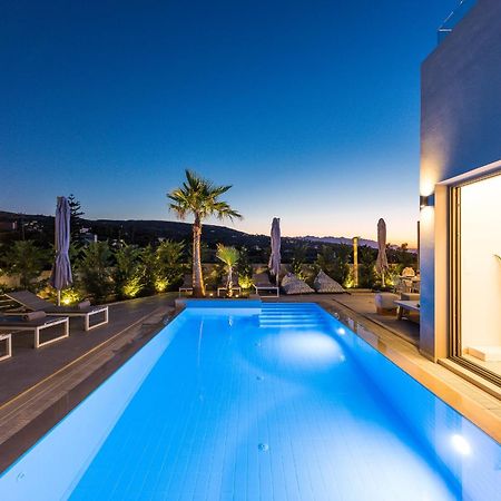Vasilios Villa, With Pool, Gym & Close To Beach, By Thinkvilla Loutra Dış mekan fotoğraf