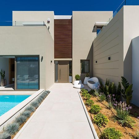 Vasilios Villa, With Pool, Gym & Close To Beach, By Thinkvilla Loutra Dış mekan fotoğraf