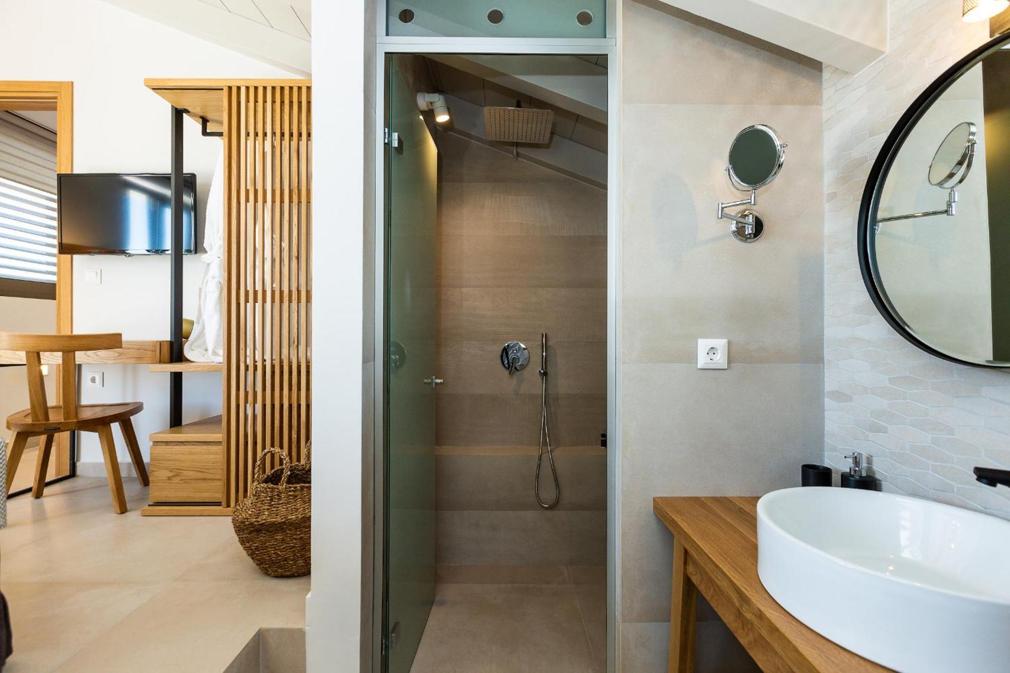 Vasilios Villa, With Pool, Gym & Close To Beach, By Thinkvilla Loutra Dış mekan fotoğraf