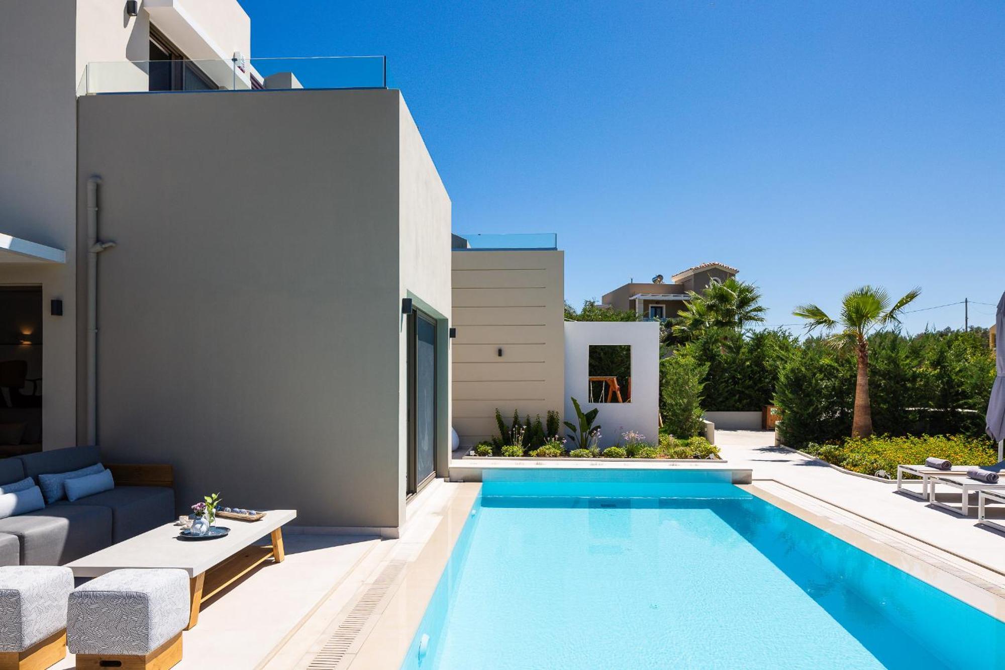 Vasilios Villa, With Pool, Gym & Close To Beach, By Thinkvilla Loutra Dış mekan fotoğraf