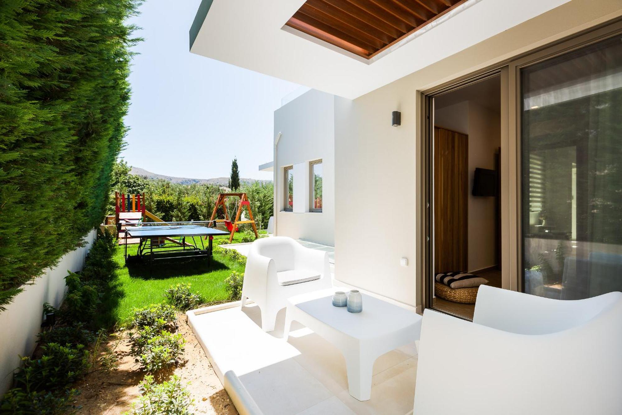 Vasilios Villa, With Pool, Gym & Close To Beach, By Thinkvilla Loutra Dış mekan fotoğraf